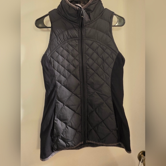 lululemon athletica Jackets & Blazers - Women's Black Quilted Vest Size 8